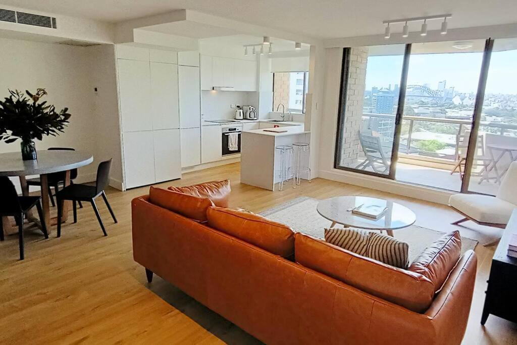 Apartment Opera House & Bridge Views