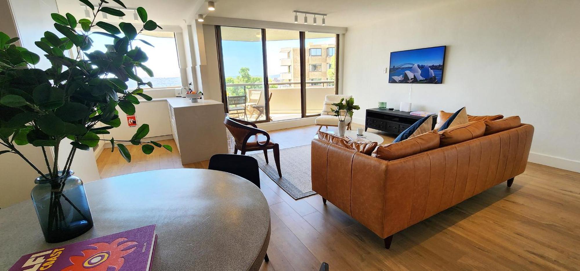 Opera House & Bridge Views Apartment *